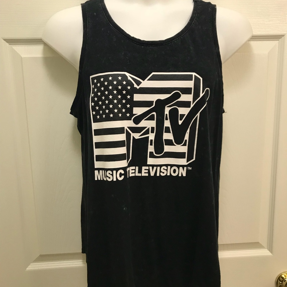 MTV tank with shredded back! So hot!